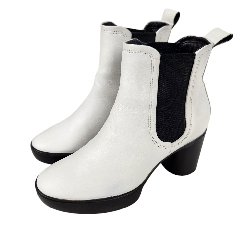 Ecco Shape Sculpted Motion 55 White Leather Chelsea Ankle Boots Women's Size 5
